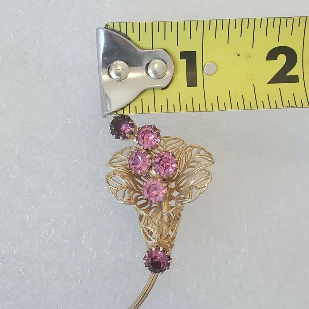 Vintage Gold Tone Flower Floral Brooch‎ Pin Open Work Pronged Pink Purple Stones